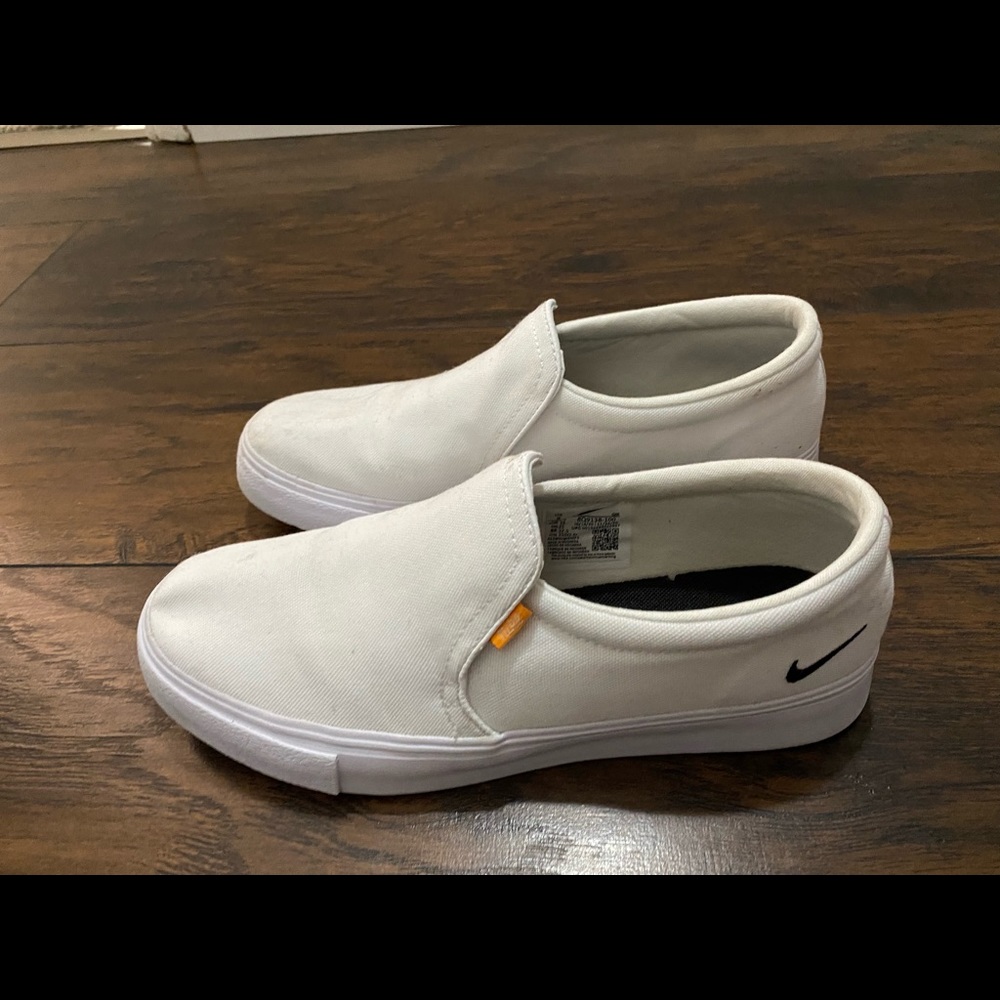 Nike slip on shoes